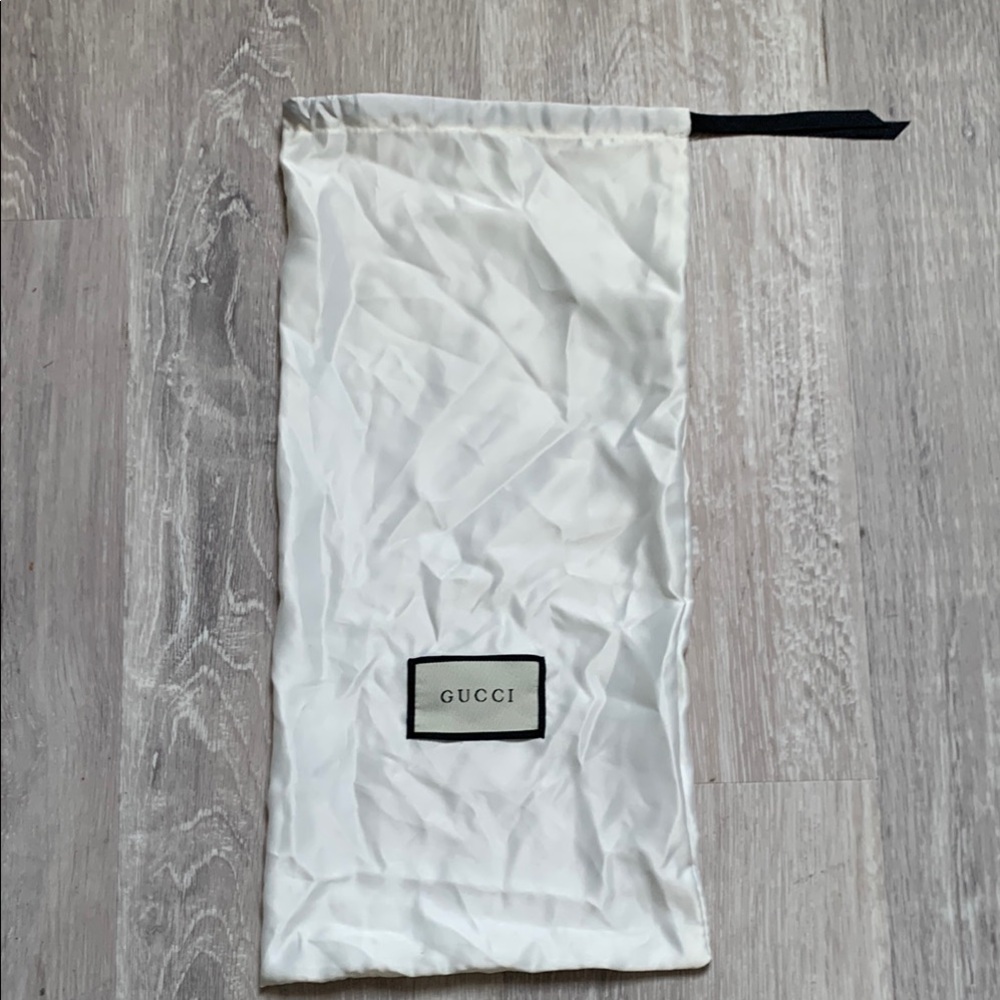📌 Gucci White Dust Bag